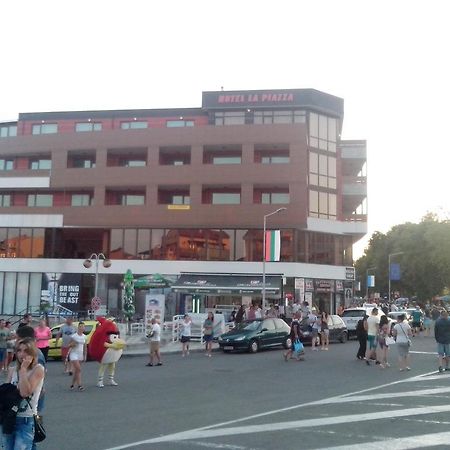 La Piazza Primorsko Rooms & Apartments Dış mekan fotoğraf