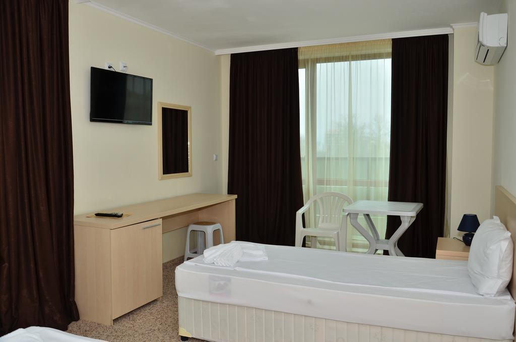 La Piazza Primorsko Rooms & Apartments Oda fotoğraf